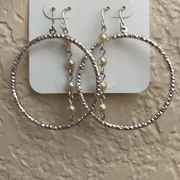 Handmade silver earrings with pearls (not real) - Picture 2 of 2